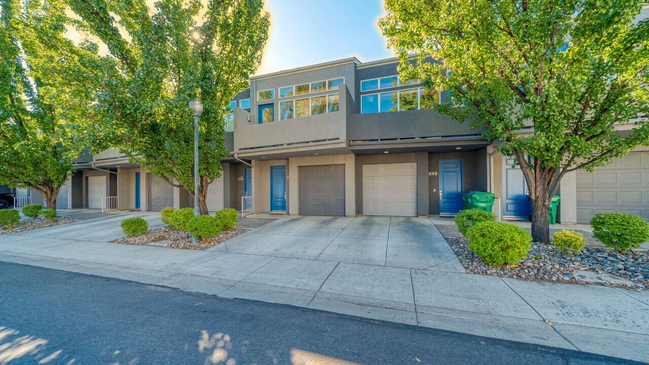 350 State St in Reno, NV - Building Photo