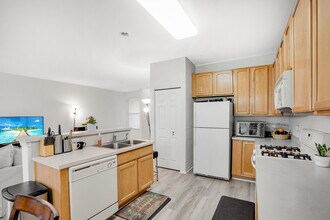 1877 Crenshaw Cir in Vernon Hills, IL - Building Photo - Building Photo