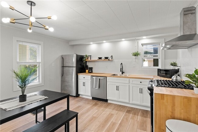 95 Beaufort St in Rochester, NY - Building Photo - Building Photo