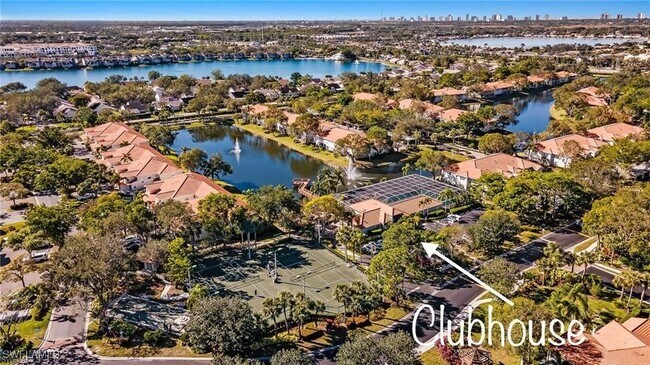 2476 Orchid Bay Dr in Naples, FL - Foto de edificio - Building Photo