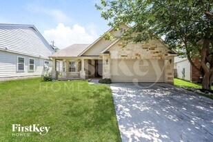 5102 Roan Brook in San Antonio, TX - Building Photo