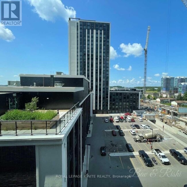 330 Phillip St in Waterloo, ON - Building Photo - Building Photo