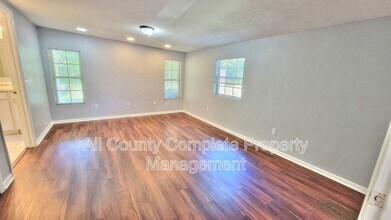10610 Ithaca Dr in Jacksonville, FL - Building Photo - Building Photo