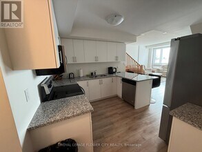 628-628 Rexdale Blvd in Toronto, ON - Building Photo - Building Photo