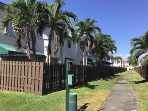 11315 NW 72nd Ln in Doral, FL - Building Photo - Building Photo