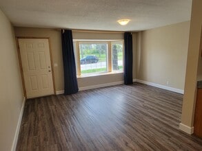 228-226 6 Ave in Strathmore, AB - Building Photo - Building Photo