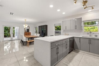 1081 NE 132nd St in North Miami, FL - Building Photo - Building Photo