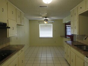 1928 Hurstview Dr in Hurst, TX - Building Photo - Building Photo
