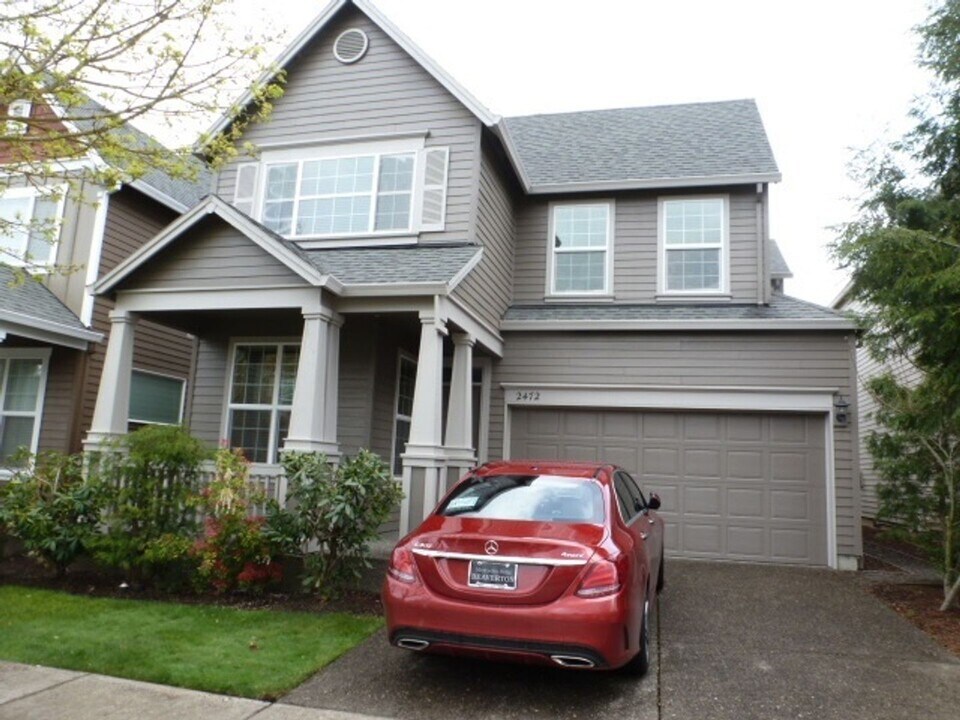 2472 NW Rogue Valley Terrace in Beaverton, OR - Building Photo