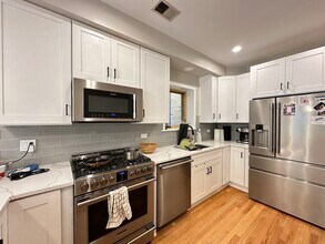 1424 N Bosworth Ave, Unit 1 in Chicago, IL - Building Photo - Building Photo