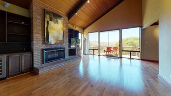 15460 Weather Rock Way in Salinas, CA - Building Photo