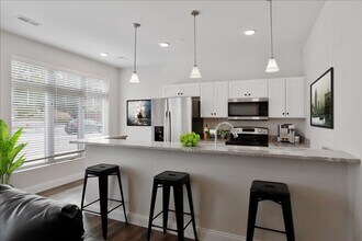 302 W Clark St in Champaign, IL - Building Photo - Building Photo