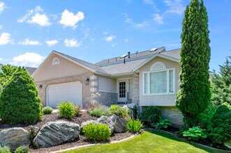 1986 Dan Dr in Layton, UT - Building Photo - Building Photo