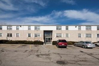 Flats on Tamarack in Columbus, OH - Building Photo - Building Photo