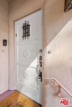 1142 S Clark Dr in Los Angeles, CA - Building Photo - Building Photo