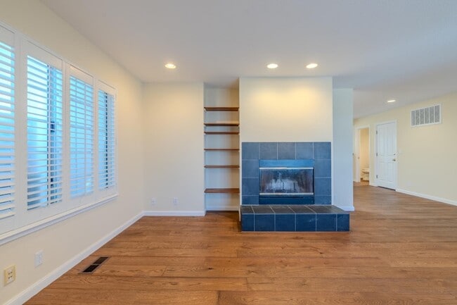 350 6th St in Montara, CA - Building Photo - Building Photo