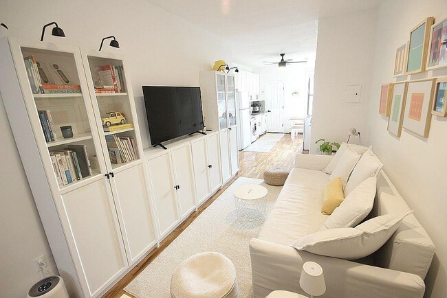 214 Jefferson St in Hoboken, NJ - Building Photo - Building Photo