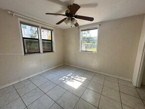 2202 Van Buren St in Hollywood, FL - Building Photo - Building Photo
