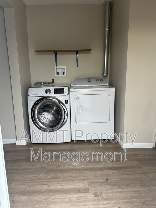 property at 2831 3rd Ave SE