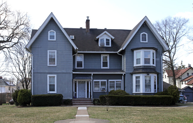 178 Liberty Rd in Englewood, NJ - Foto de edificio - Building Photo