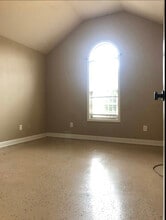 12030 Pulaski Pike, Unit A in Toney, AL - Foto de edificio - Building Photo