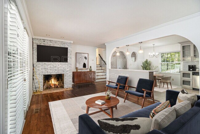 2570 Northside Dr NW in Atlanta, GA - Building Photo - Building Photo