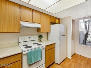 164 N 74th St in Mesa, AZ - Foto de edificio - Building Photo