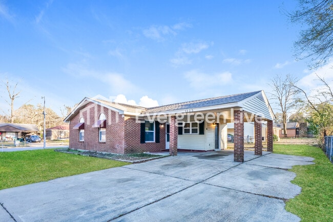 3325 Cedar Springs Dr in Memphis, TN - Building Photo - Building Photo