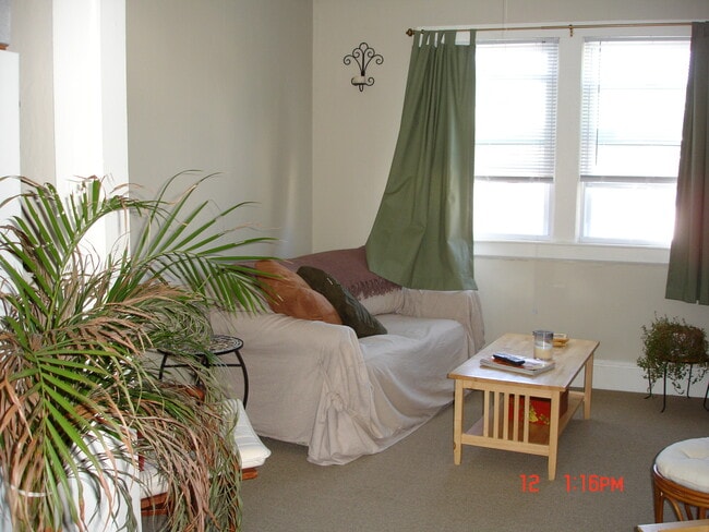 15 Homer St, Unit 2 in New Bedford, MA - Building Photo - Building Photo