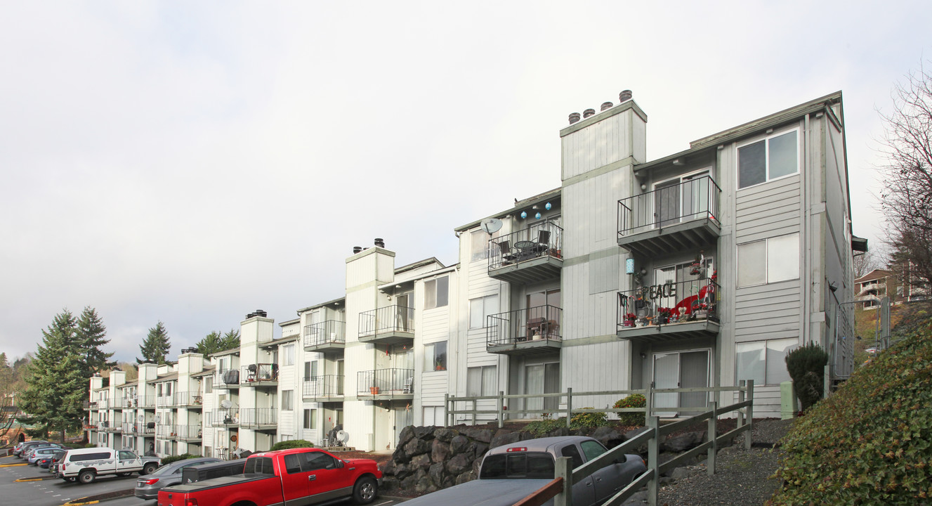 SouthCenter View Condominium in Seattle, WA - Building Photo