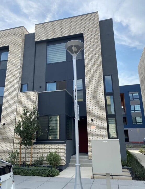 995 Central St in West Sacramento, CA - Foto de edificio