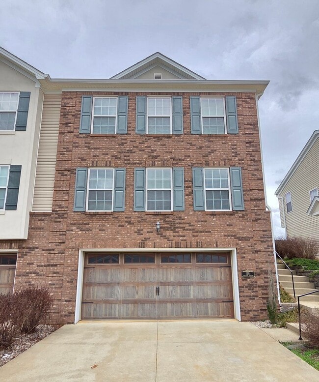 property at 158 Vineland Pkwy Dr