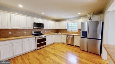 609 Quartzite Cir in Winchester, VA - Building Photo - Building Photo