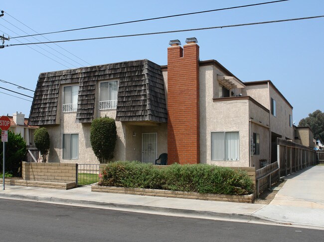 16721 Lynn St in Huntington Beach, CA - Building Photo - Building Photo