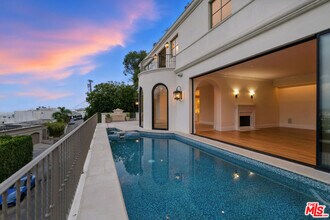 1675 Woods Dr in Los Angeles, CA - Building Photo - Building Photo