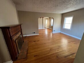 125-131-131 Chase Rd in Columbus, OH - Building Photo - Building Photo