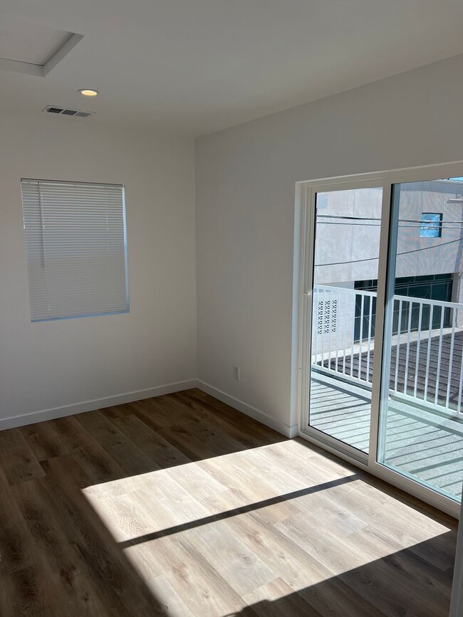 2226 Conquista Ave in Long Beach, CA - Building Photo - Building Photo