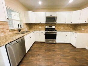 24514 Sunny Glen Dr in Huffman, TX - Building Photo - Building Photo