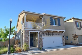 893 Fir St W in Madera, CA - Building Photo - Building Photo