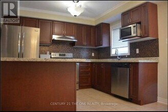 239 Venice Gate Dr in Vaughan, ON - Building Photo - Building Photo