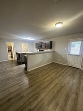 2146 10th St in Hempstead, TX - Building Photo - Building Photo