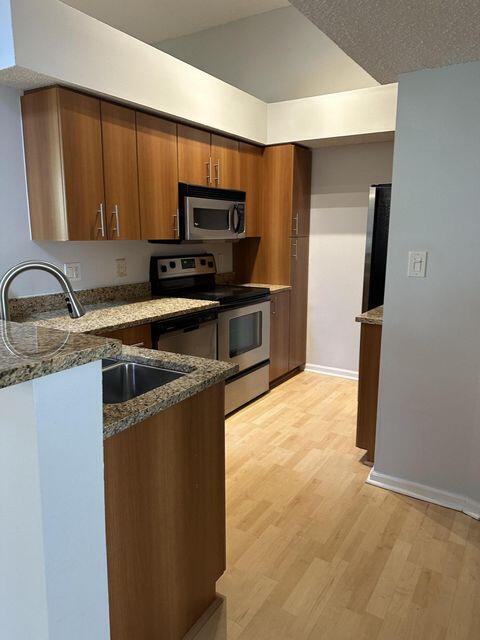 1385 Crystal Way