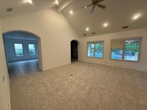 10637 N Lochmoor Ln in Fresno, CA - Building Photo - Building Photo