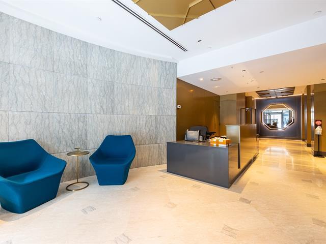 1001 Mount Royal Pl in Montréal, QC - Building Photo