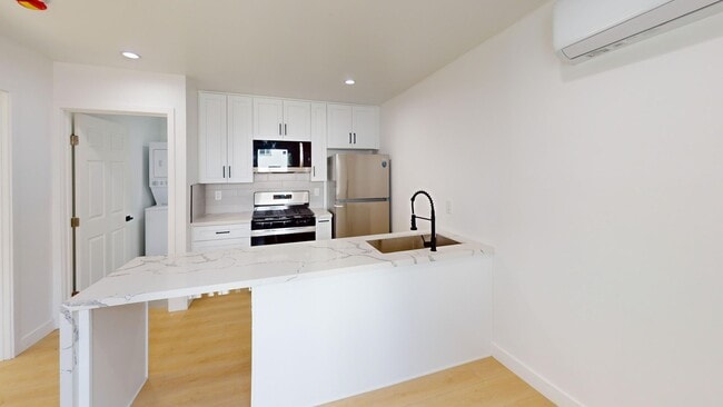 BEAUTIFUL 1 BED 1 BATH