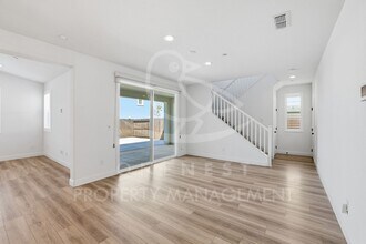 934 Hopkins St in Lincoln, CA - Building Photo - Building Photo