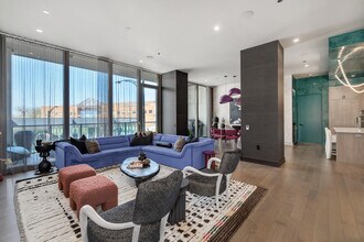 1550 N Clark St in Chicago, IL - Building Photo - Building Photo