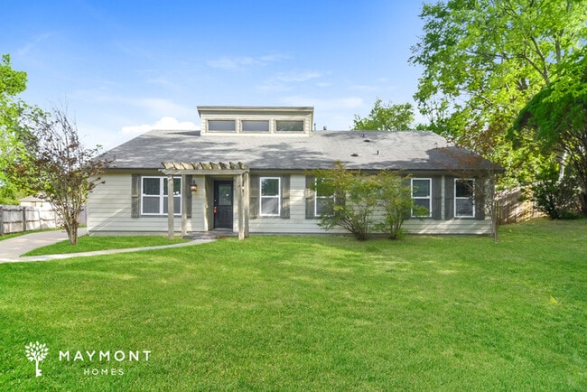 property at 6709 Woodglen Ct