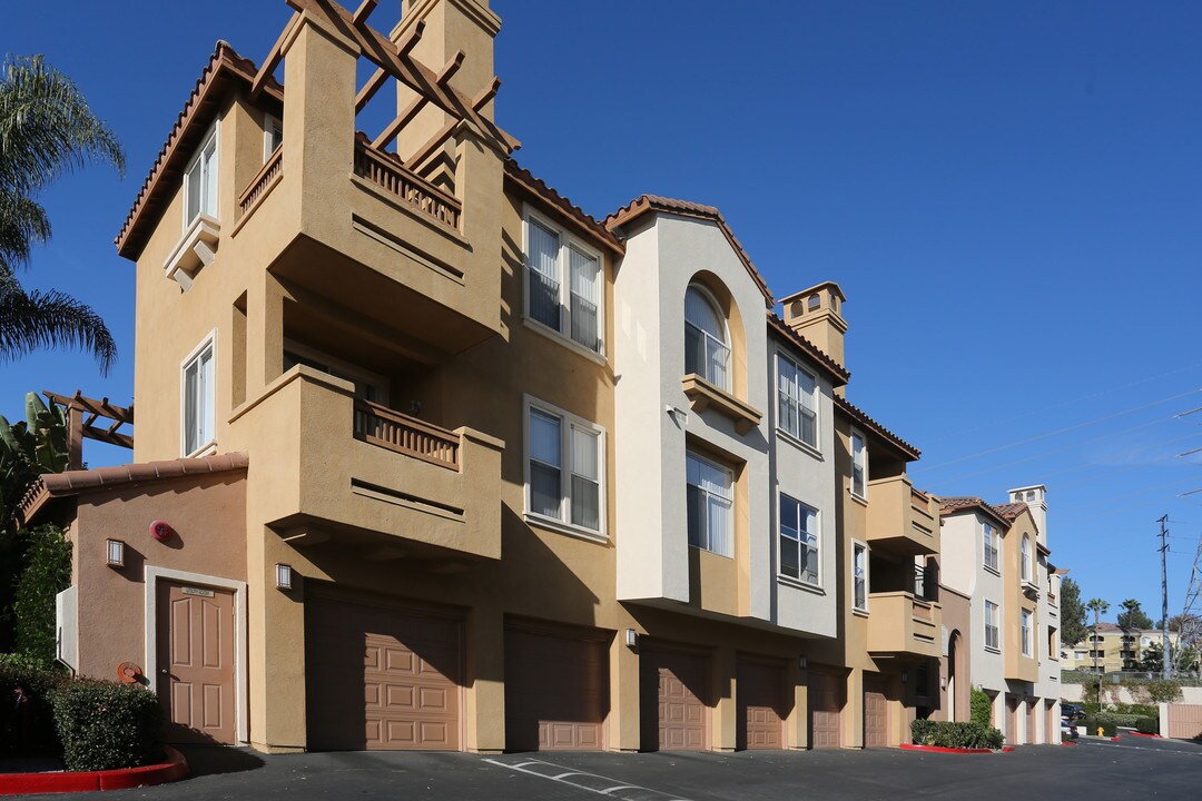 Camden Crown Valley in Mission Viejo, CA - Building Photo