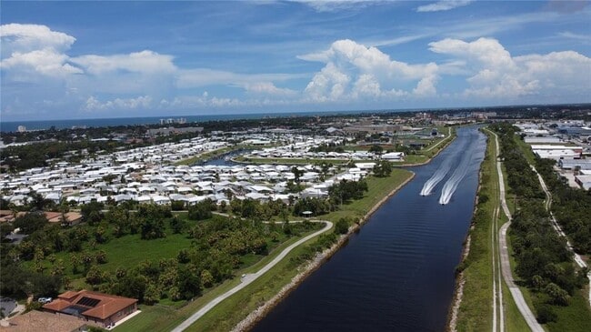 602 Carefree St in Venice, FL - Building Photo - Building Photo